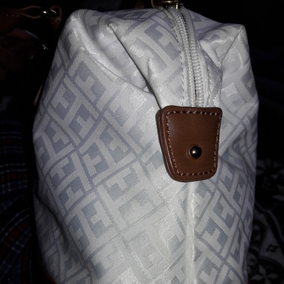 white authentic Tommy Hilfiger Bowler purse - Picture 5 of 6